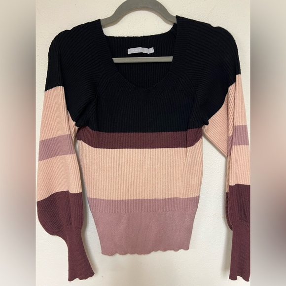 Colorblock Women's Sweater BKE RED size large - Picture 4 of 8